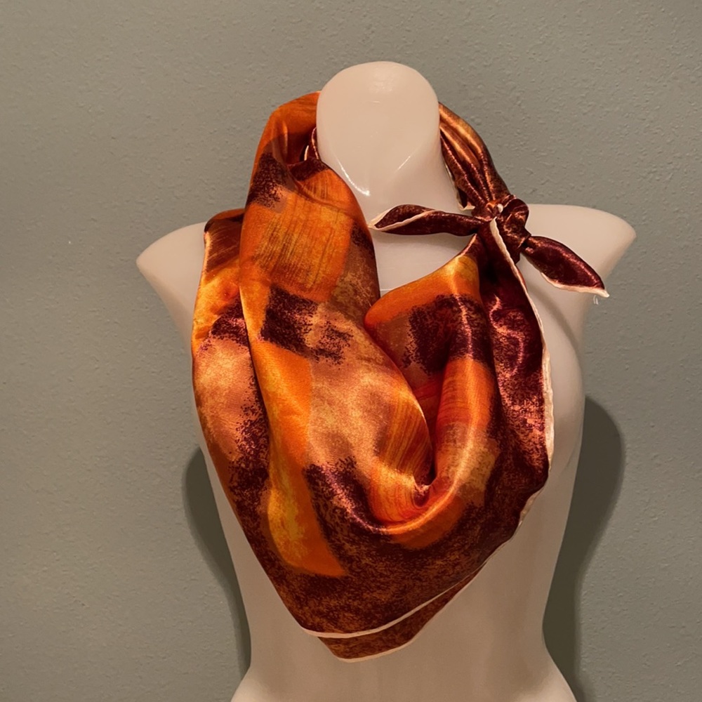 ❌SOLD❌Orange Brown Geometric Pattern Scarf